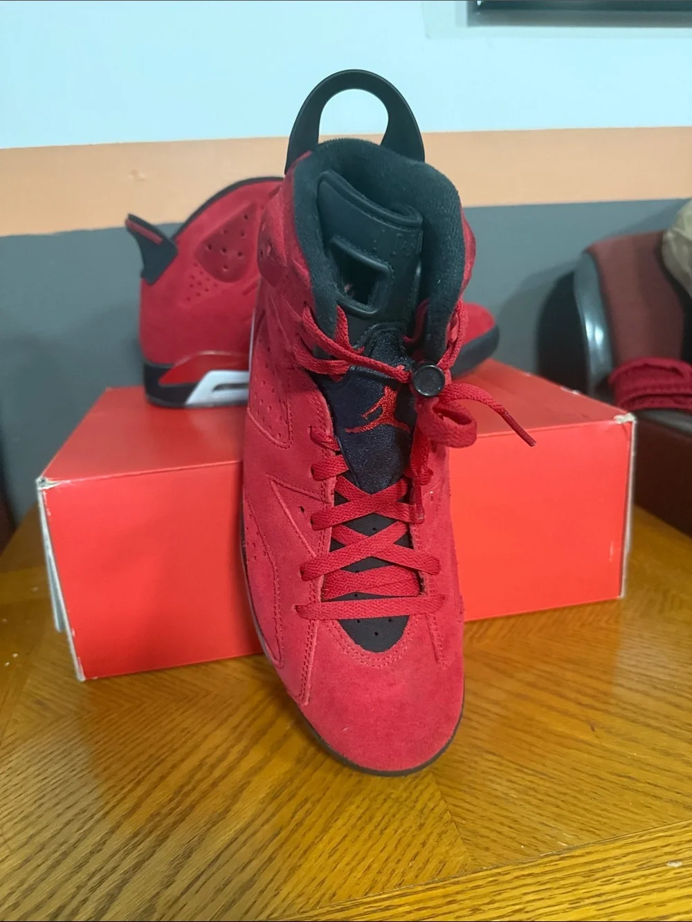 Air Jordan Retro 6 men’s shoe